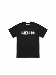 G知 H M與Moschino攜手聯(lián)名，跨界潮流席卷生活全場(chǎng)景